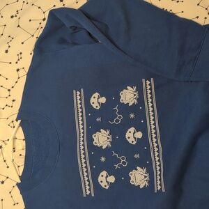 Cozy Crewneck Sweatshirt with Frog and Mushroom Design